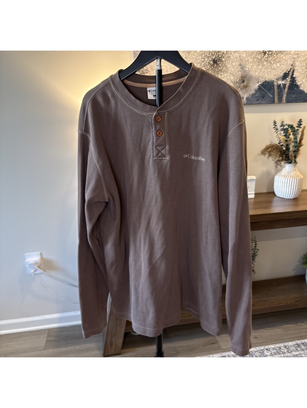 Men’s Columbia Size L Henley Brown Long Sleeve